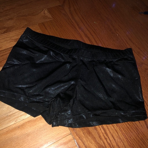 Shorts - Picture 2 of 3